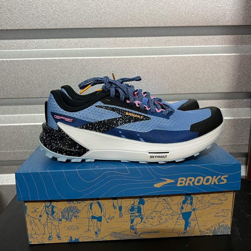 Brooks Catamount 2 Women's Running Shoes - Blue and Black nwt